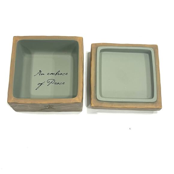 Willow tree Peace on Earth Keepsake Box Lamb w/box - Picture 3 of 7